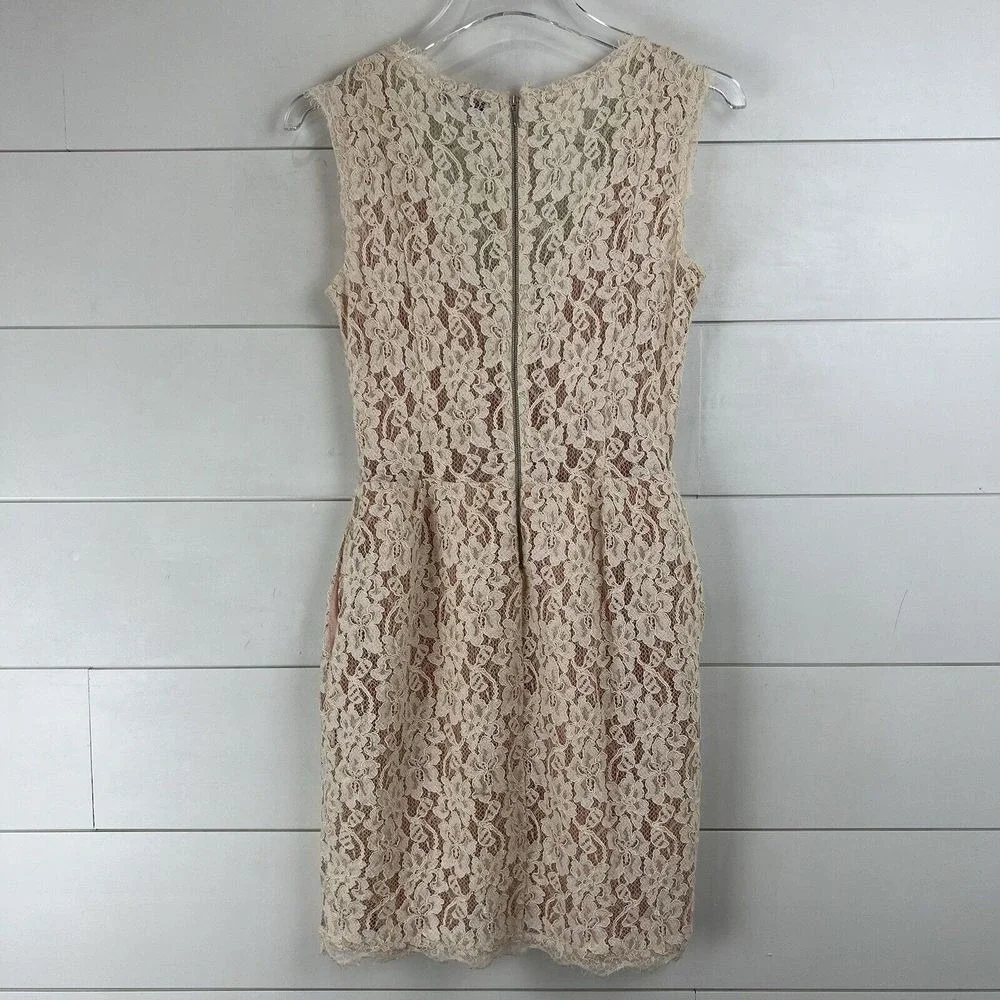 Babaton Aritzia Lace Fit Flare Dress Women 2 Floral V-Neck Sleeveless Blush‎